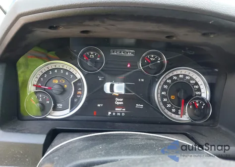 2019 Ram 1500 Classic Warlock 4X4 6'4 Box из США, поврежденный, VIN 1C6RR7GG9KS683002